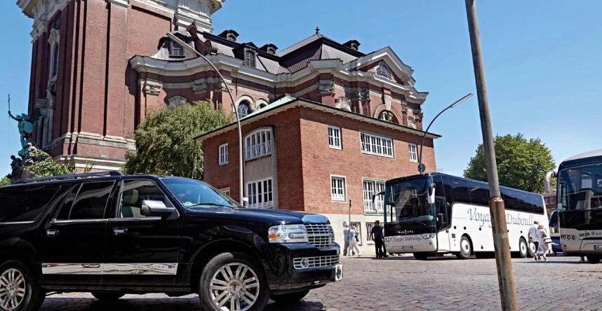 city-tours-and-sightseeing-chauffeur-service-kansas-city